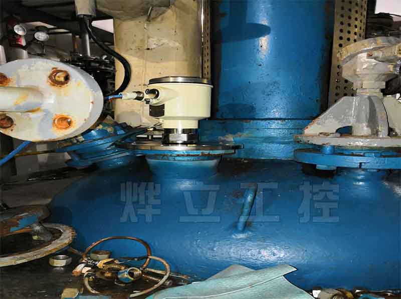 防腐雷達液位計現場安裝實物圖